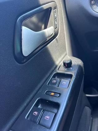 VOLKSWAGEN FOX 1.0 MPI TRACK 12V FLEX 4P MANUAL